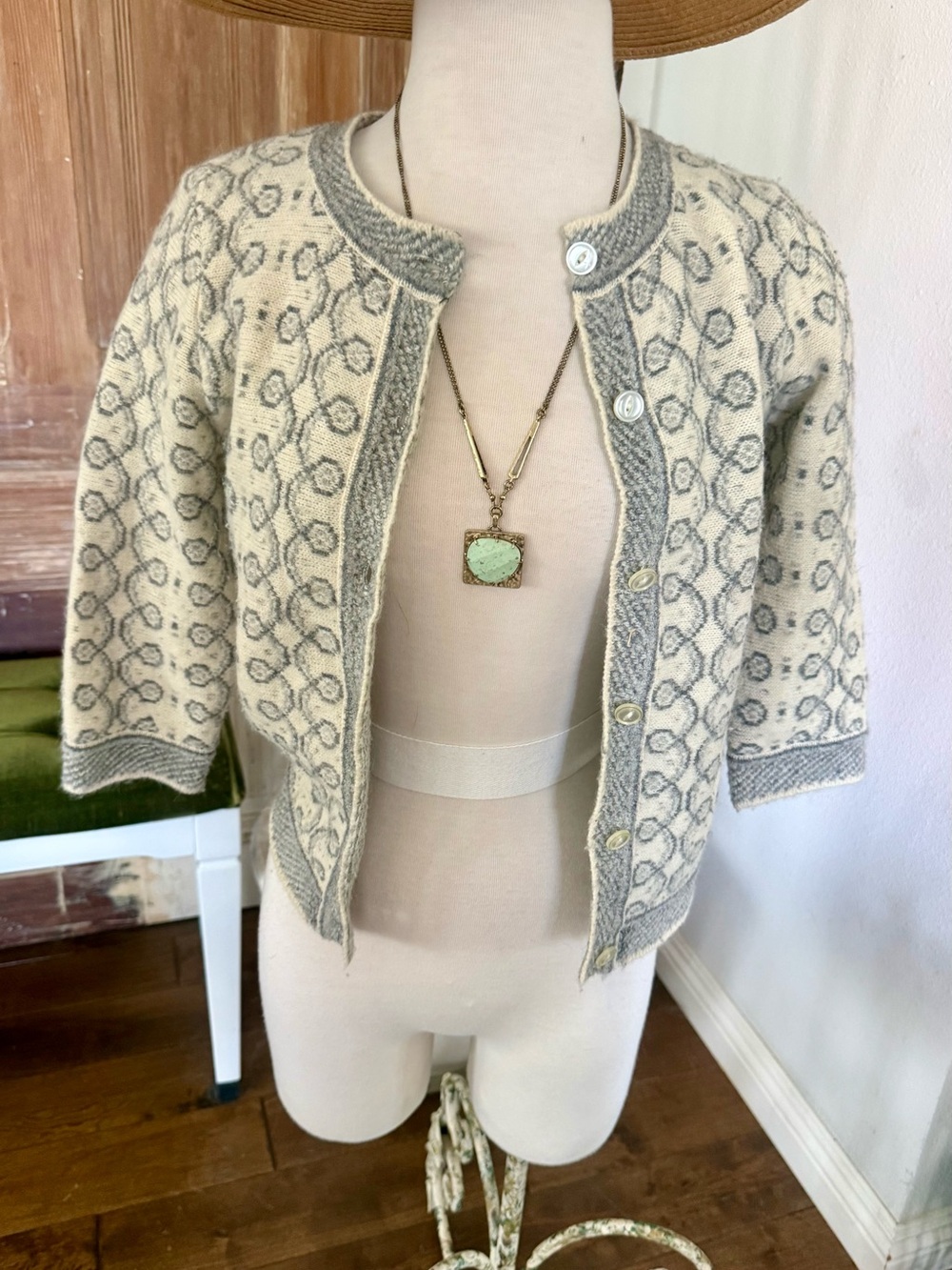 Vintage Ivory & Gray Patterned Women's Cardigan Sweater